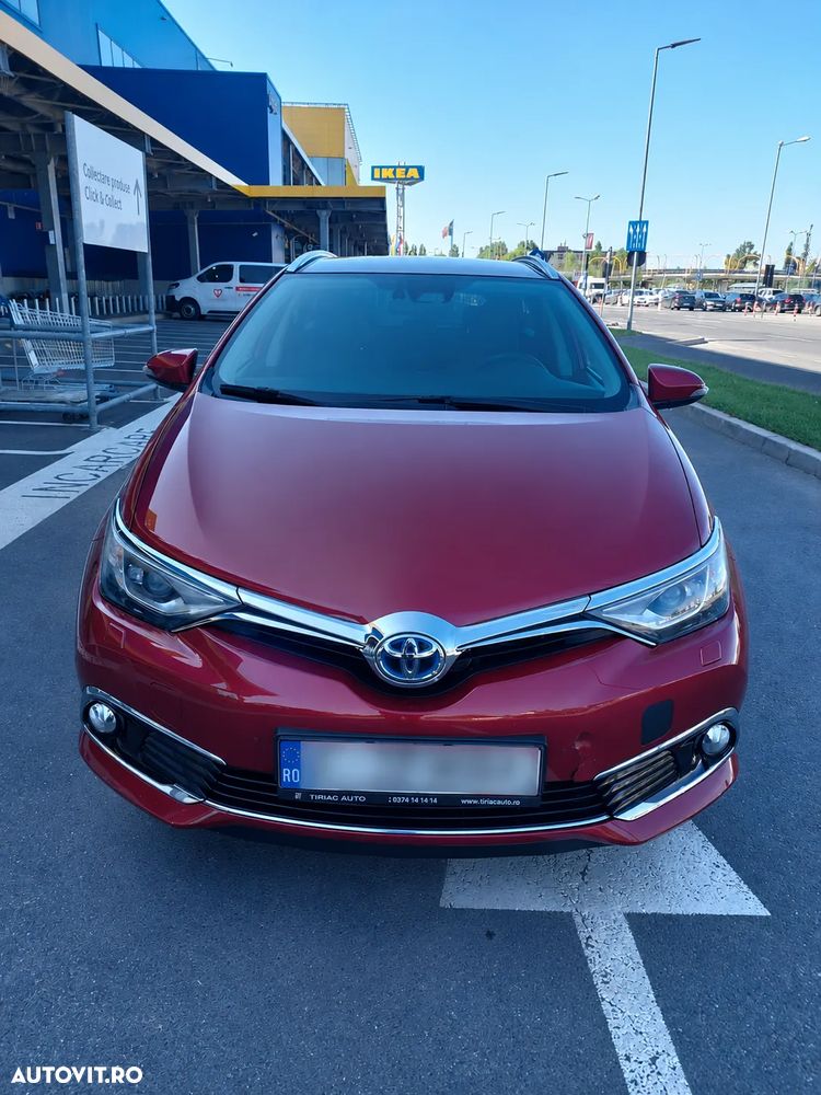 Toyota Auris 1.8 L VVT-i HSD Sol + - 1