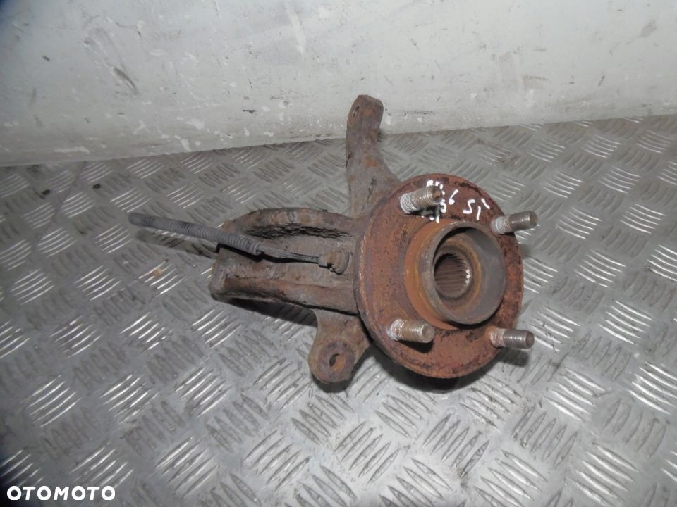 ZWROTNICA PIASTA LEWA FORD FIESTA ST 20 MK6 - 1