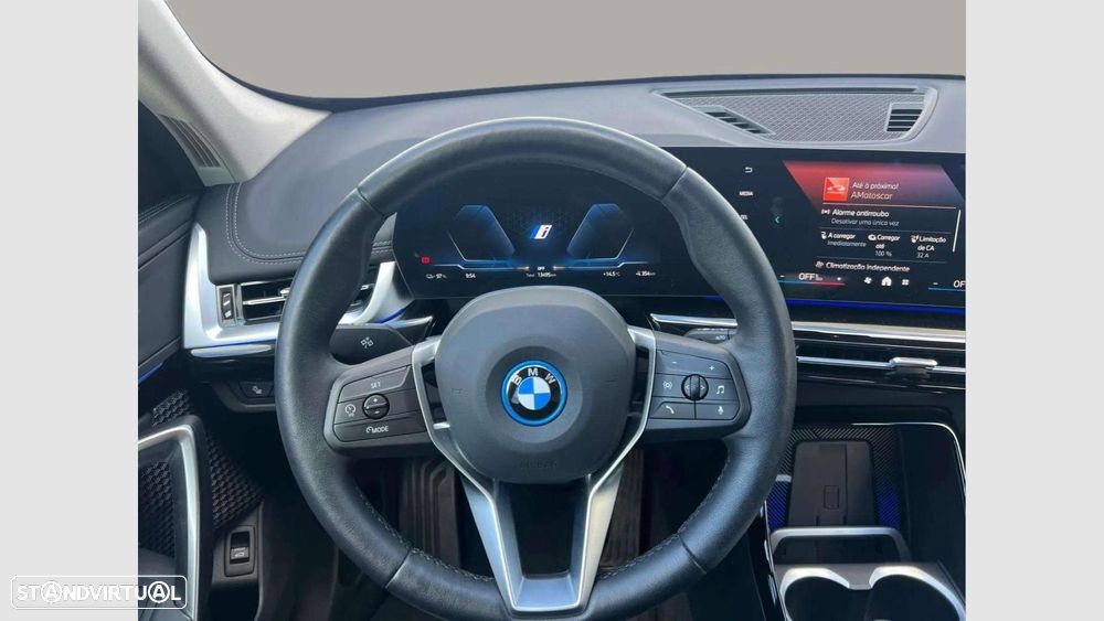 BMW iX1 eDrive20 - 16