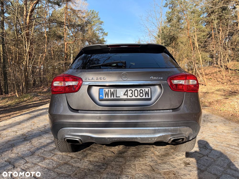 Mercedes-Benz GLA 250 4-Matic - 3