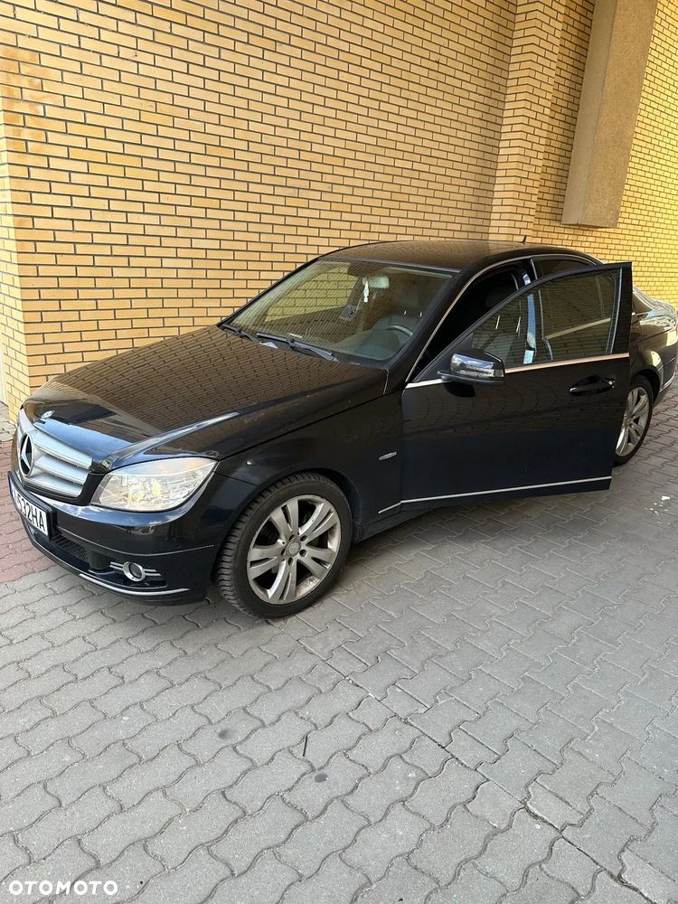 Mercedes-Benz Klasa C 180 CGI Automatik BlueEFFICIENCY Avantgarde - 5