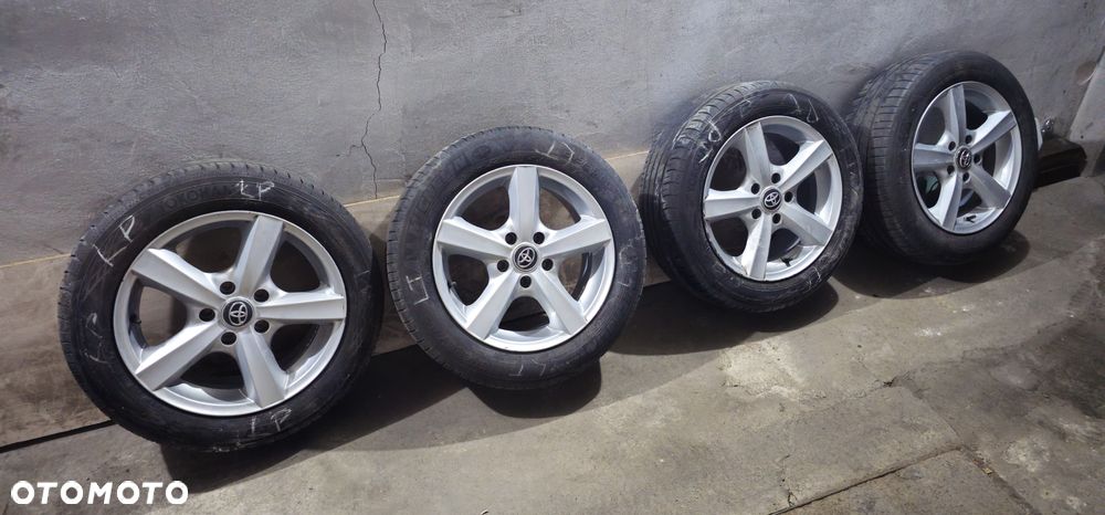 Toyota Avensis 1.8 Sol NAVI - 12