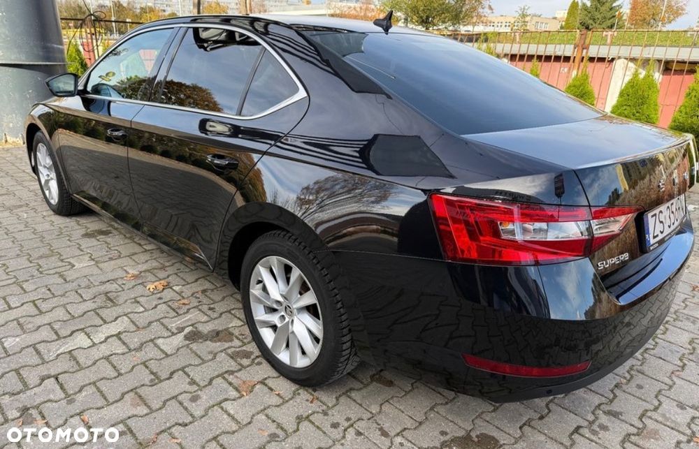 Skoda Superb 2.0 TDI SCR 4x4 Ambition DSG - 9