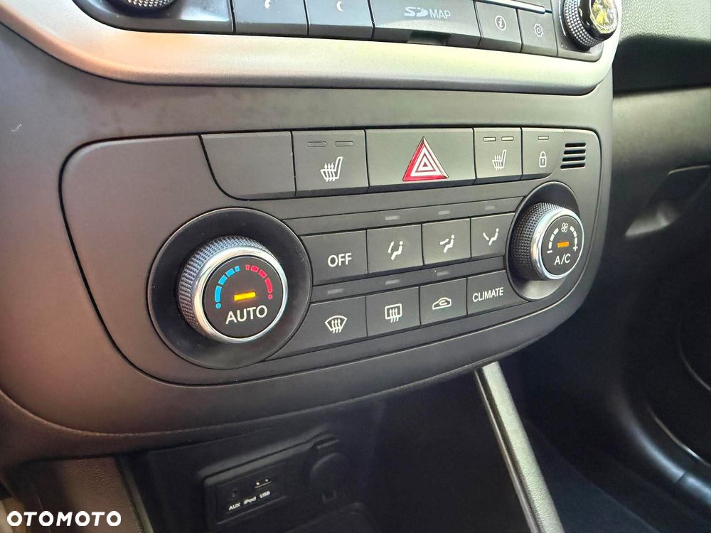 Kia Venga 1.6 CRDi 128 Edition 7 - 26