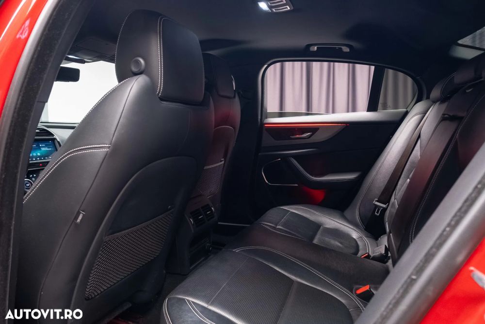 Jaguar XE 2.0 AWD Portfolio - 31
