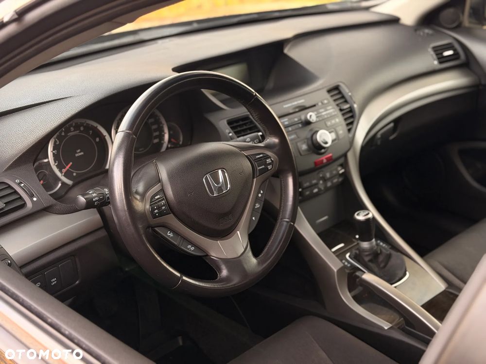 Honda Accord 2.0 Elegance - 29