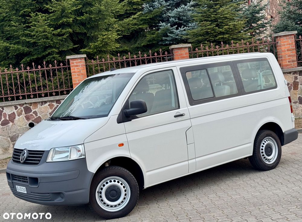 Volkswagen Caravelle - 2