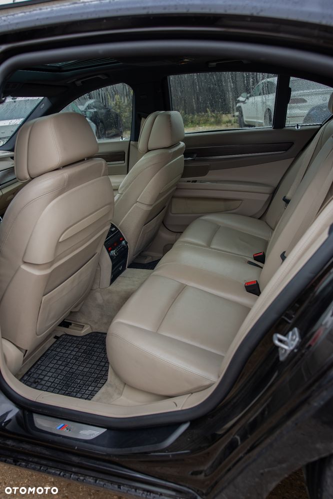 BMW Seria 7 740d xDrive - 13