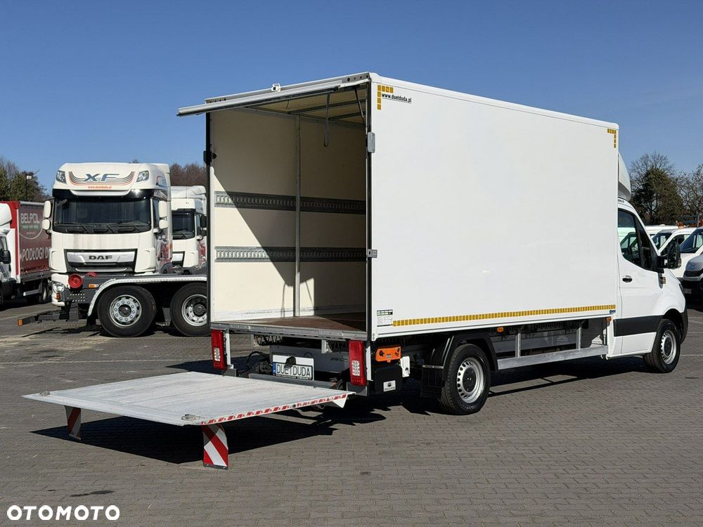 Mercedes-Benz Sprinter - 13