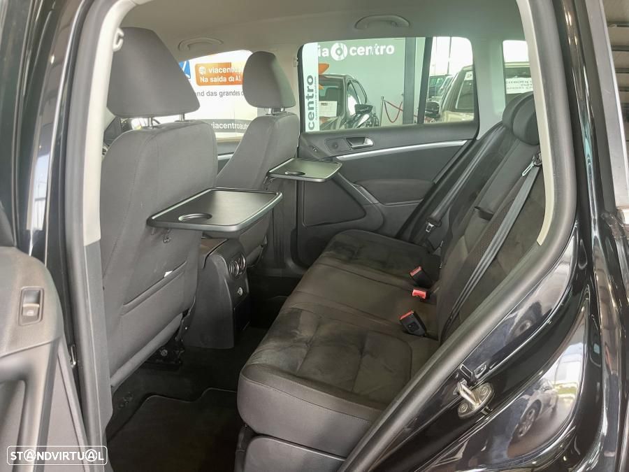 VW Tiguan 2.0 TDi Sport BlueMotion - 23
