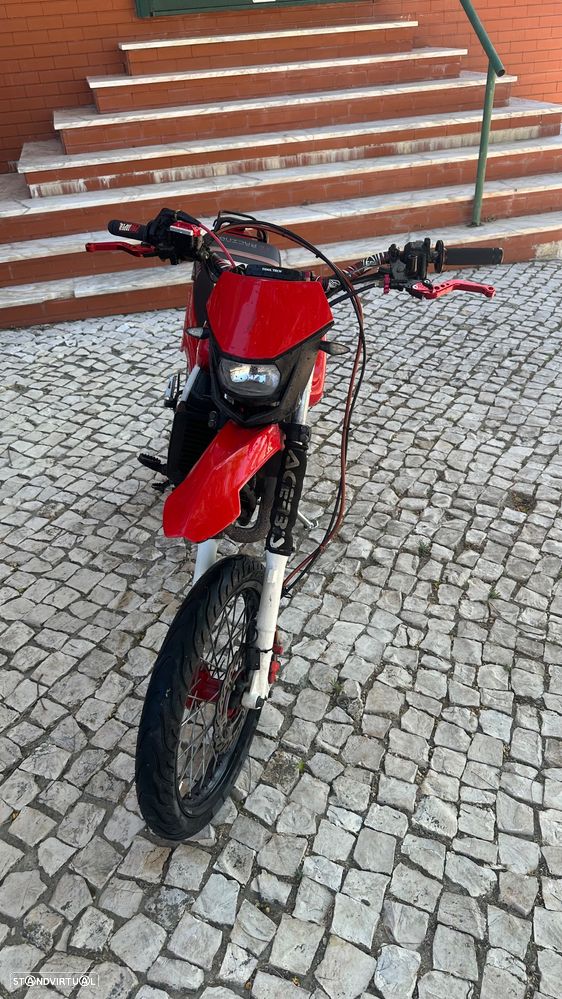 Yamaha DT DT LCDE - 8
