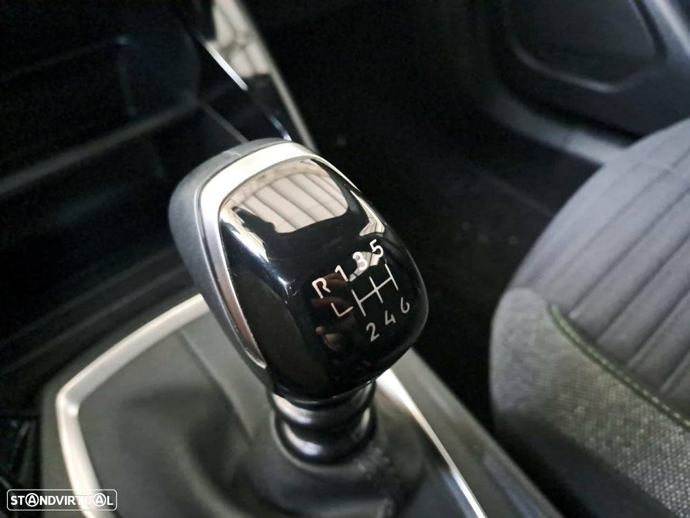 Peugeot 2008 1.2 PureTech Active - 18