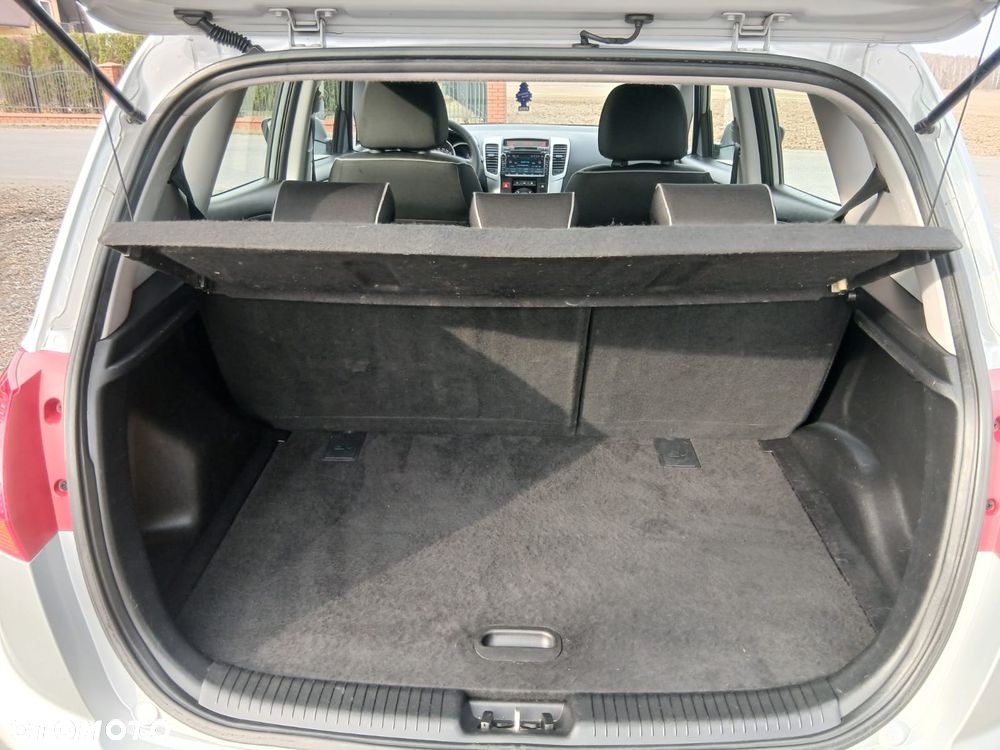 Kia Venga 1.4 CVVT Vision - 38