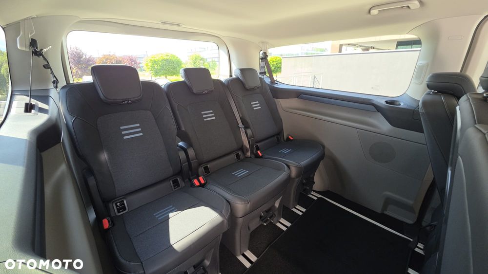 Ford Tourneo Custom - 27