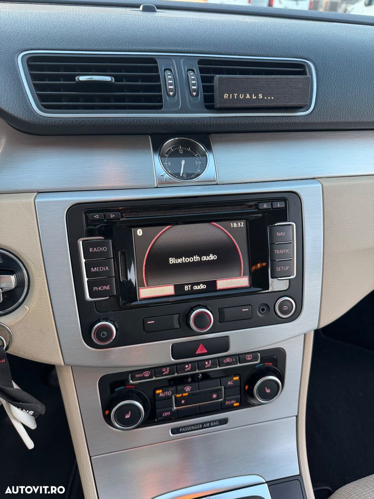 VOLKSWAGEN Passat 2010 — imagine 17