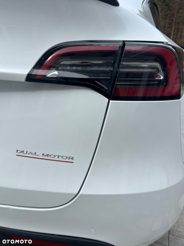 Tesla Model Y Performance AWD - 6