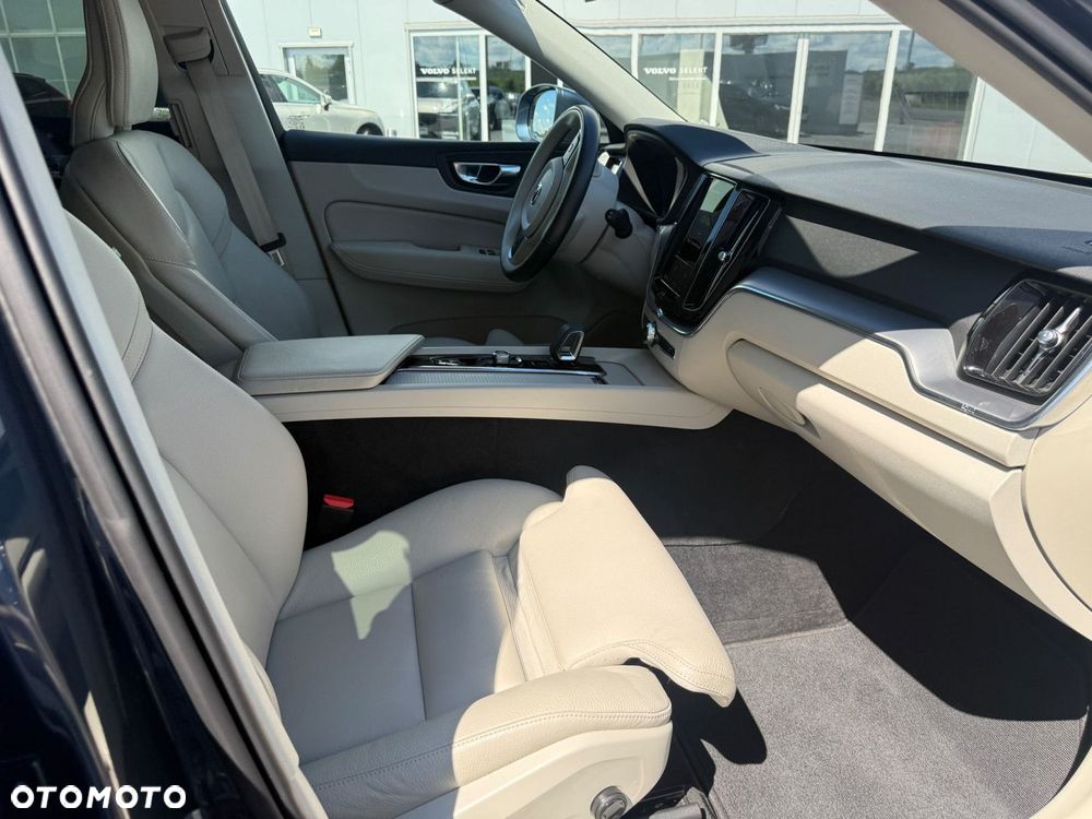 Volvo XC 60 - 24