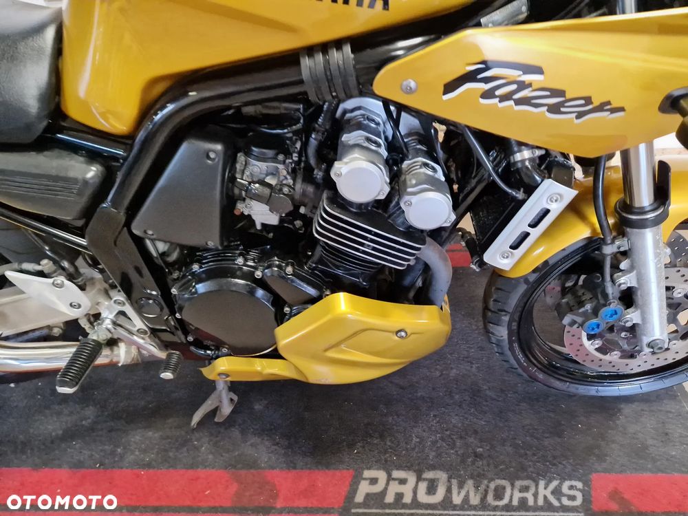 Yamaha FZS - 28