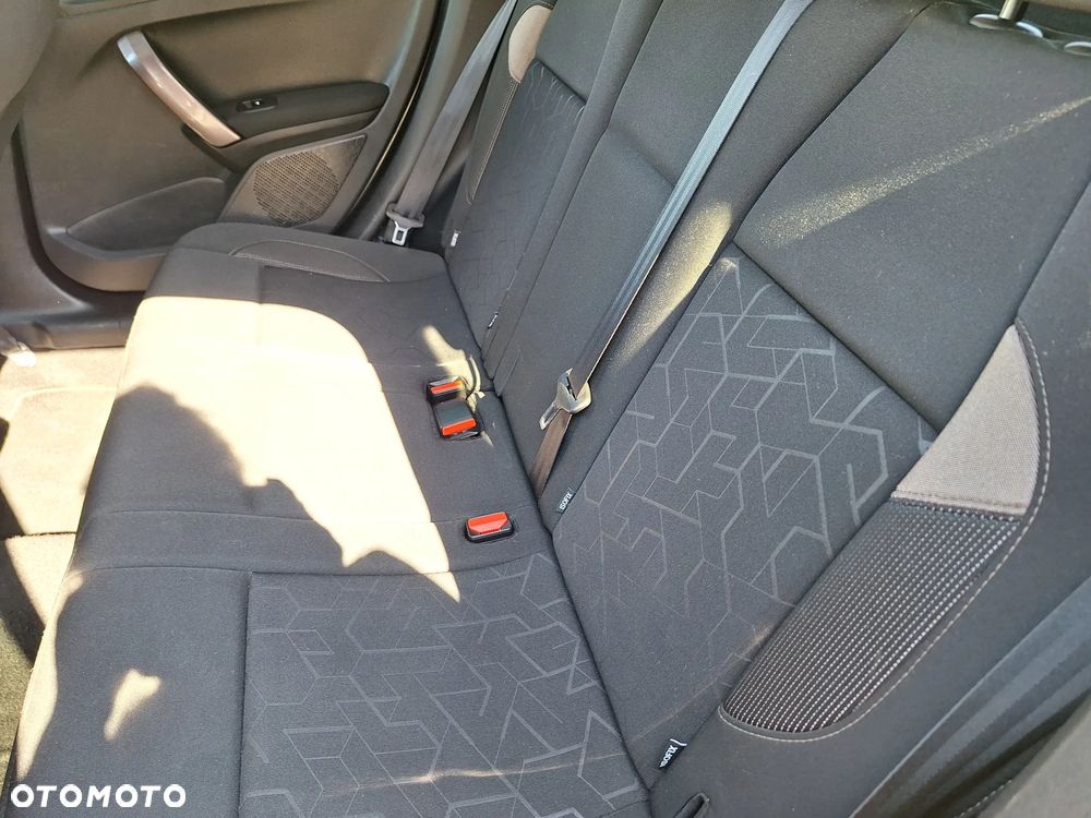 Peugeot 2008 - 11