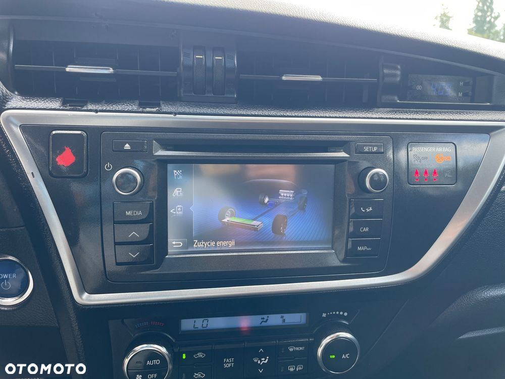 Toyota Auris 1.8 HSD Luna - 11