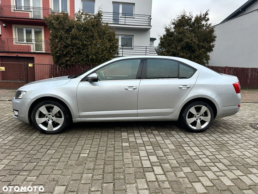 Skoda Octavia 1.6 TDI Style DSG - 4