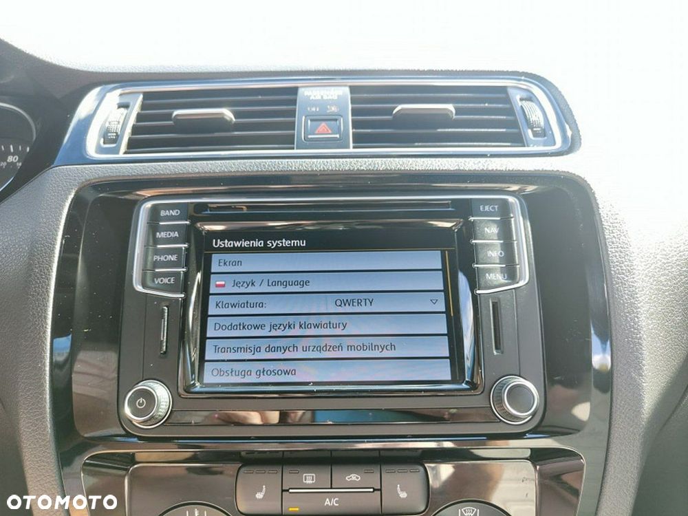 Volkswagen Jetta 1.8T SE - 18