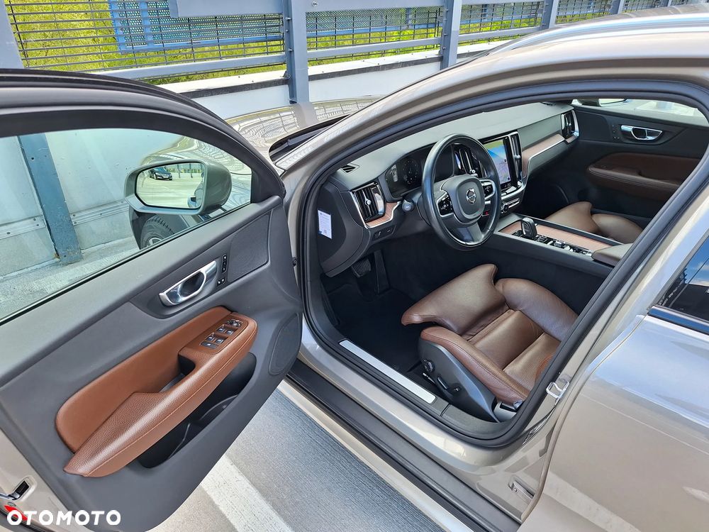 Volvo V60 Cross Country Pro B5 B AWD - 16