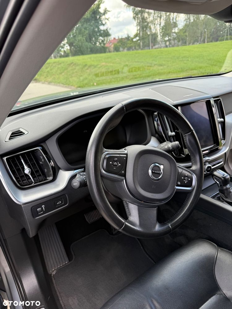 Volvo XC 60 T5 AWD Geartronic Momentum - 28