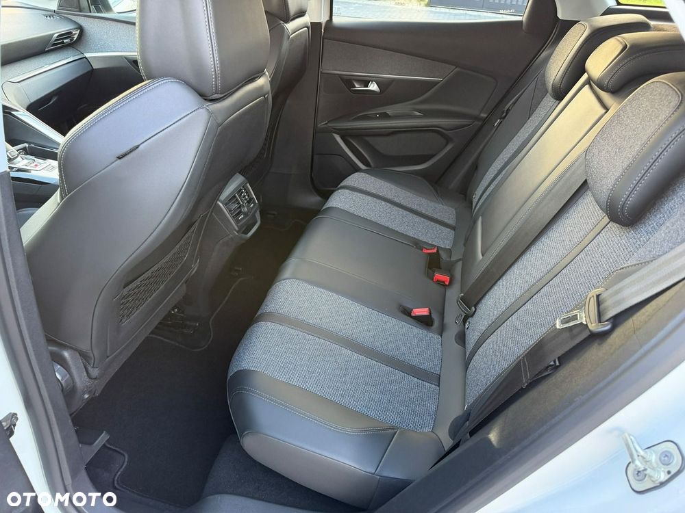 Peugeot 3008 BlueHDi 130 Stop & Start EAT8 Allure - 29