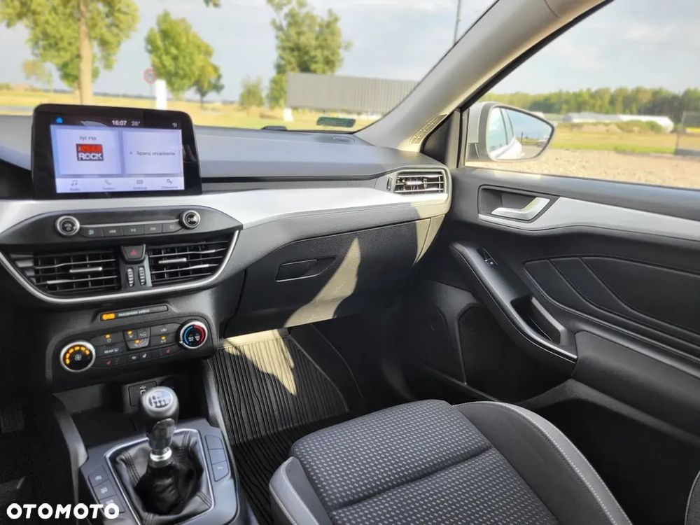 Ford Focus 1.0 EcoBoost Trend Edition - 11