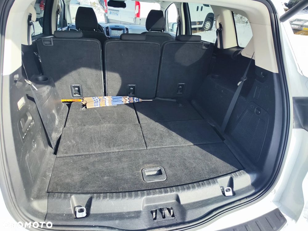 Ford S-Max ver-2-0-ecoblue-titanium - 16