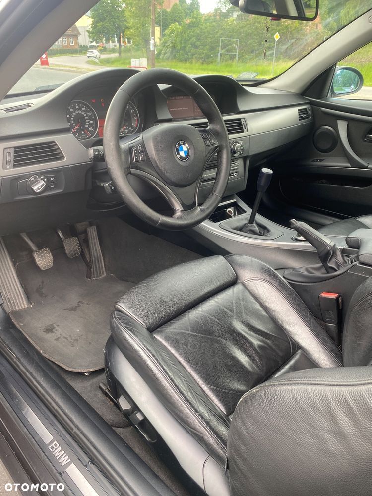 BMW Seria 3 335i Coupe - 12