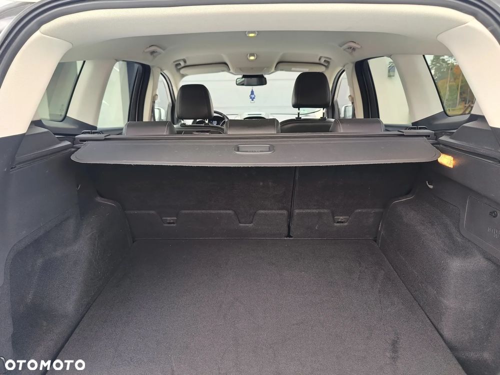 Ford Kuga - 8