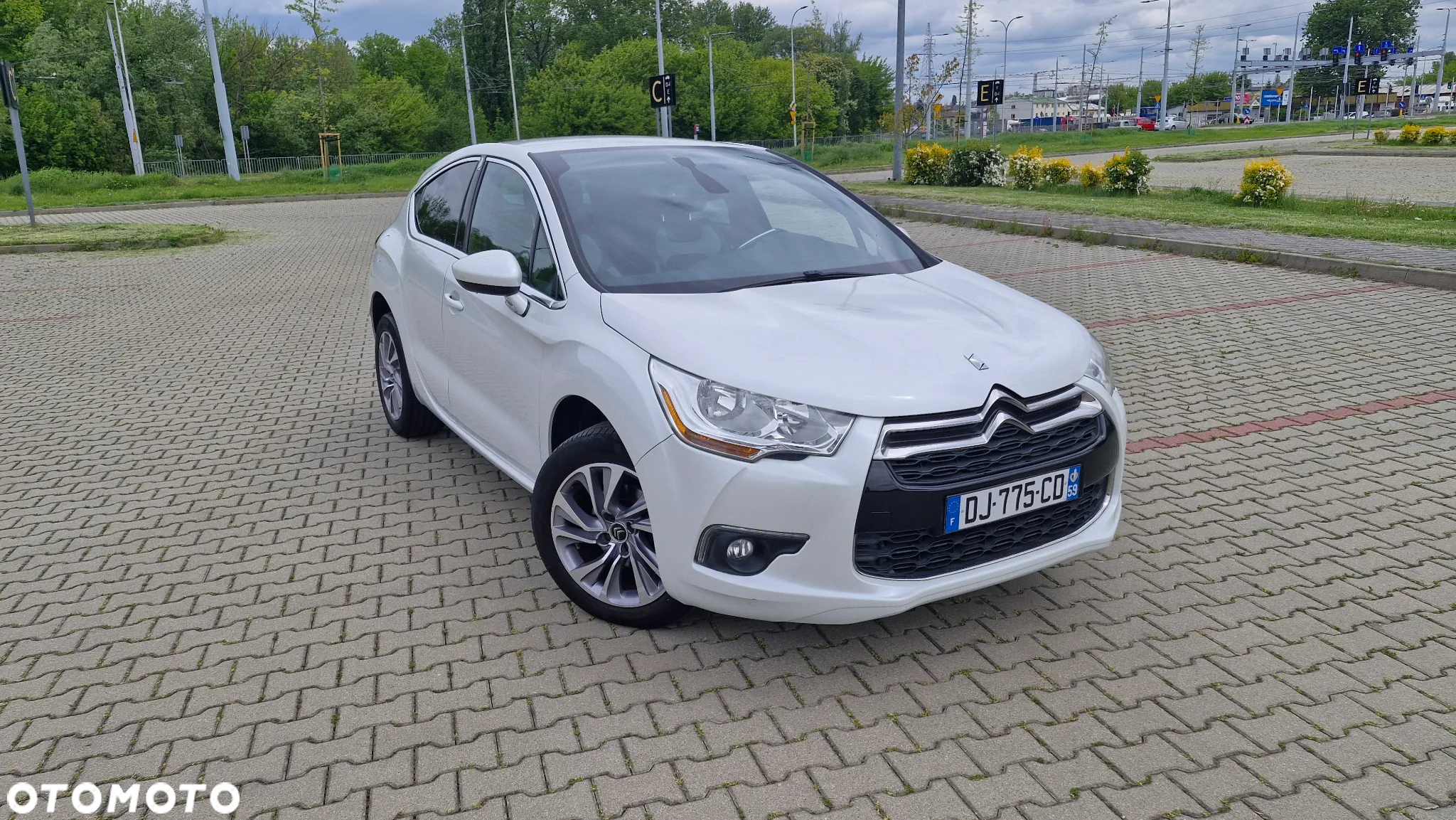 Citroën DS4 e-HDi 115 SoChic - 3