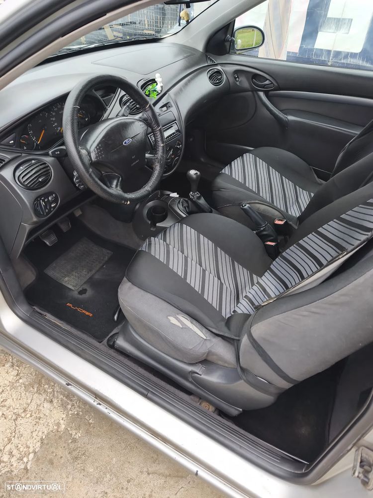 Ford Focus 1.4 Trend - 8