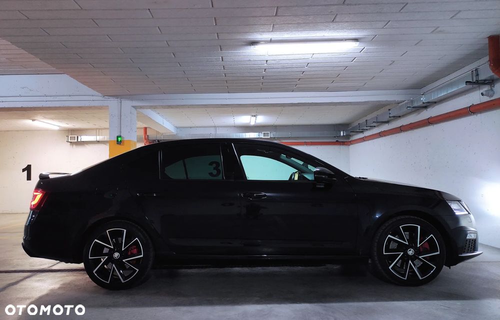 Skoda Octavia 2.0 TSI RS Challenge 245 DSG - 33
