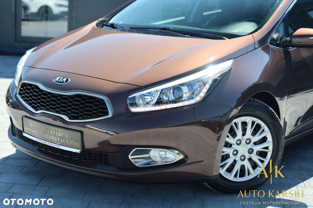 Kia Ceed - 11