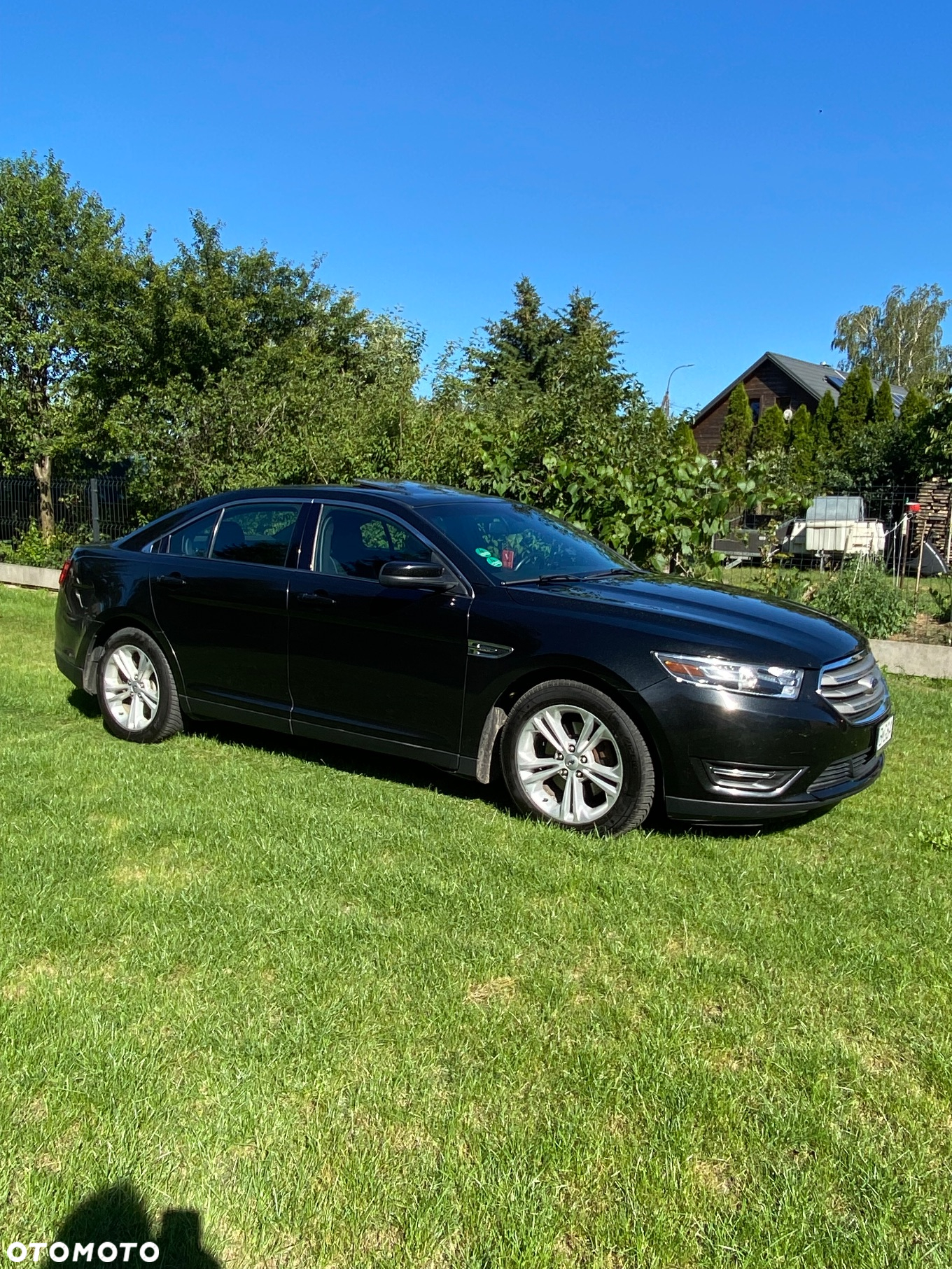 Ford Taurus - 9