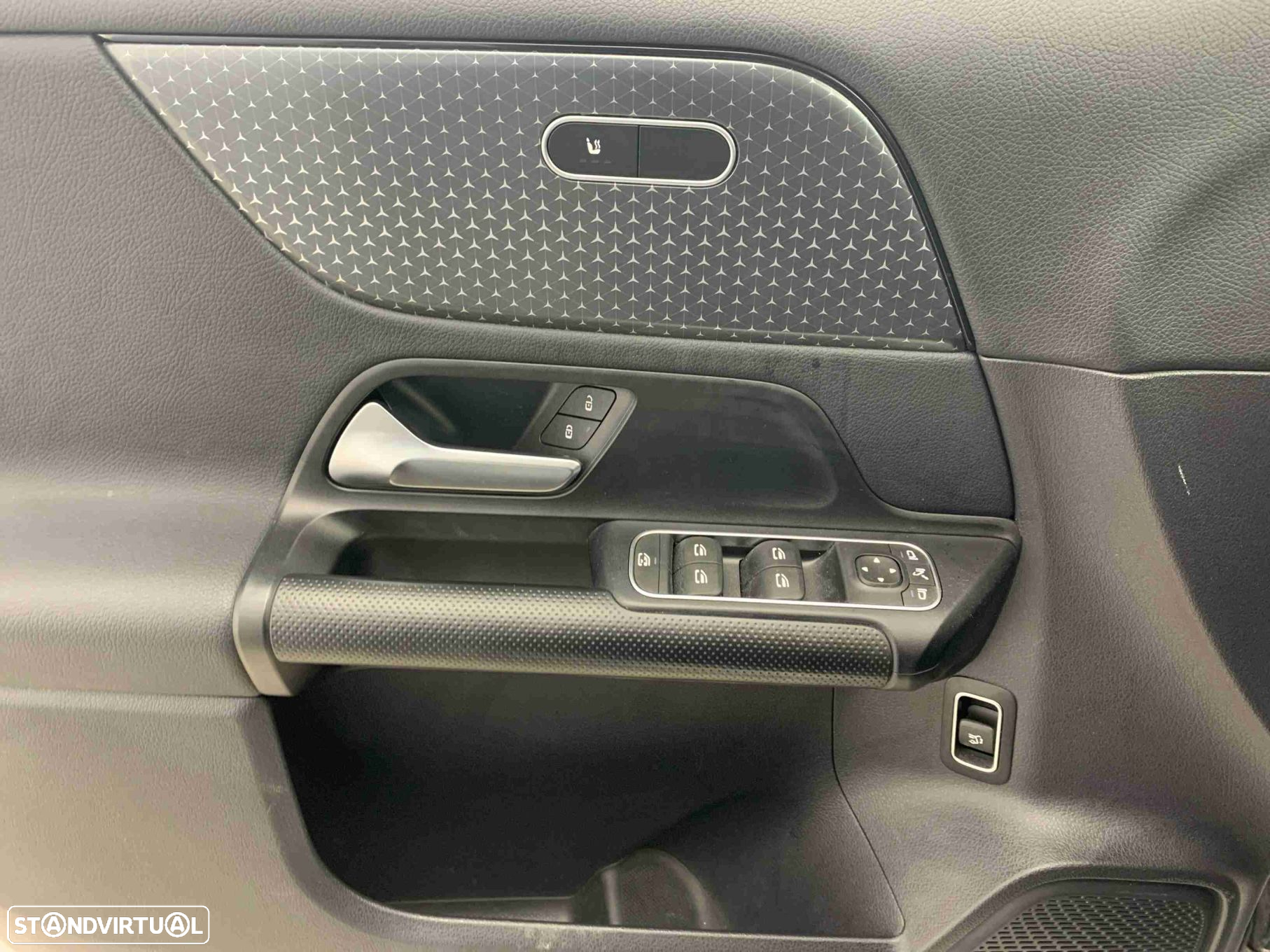 Mercedes-Benz GLA 180 d - 13