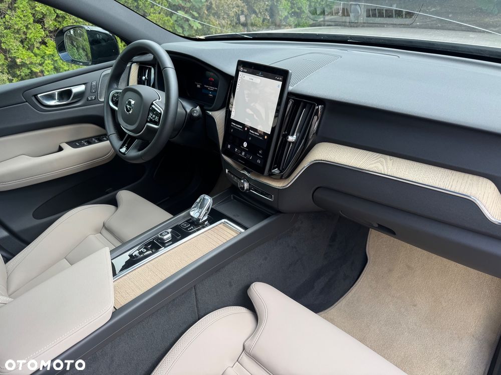 Volvo XC 60 B5 B AWD Plus Black Edition - 39