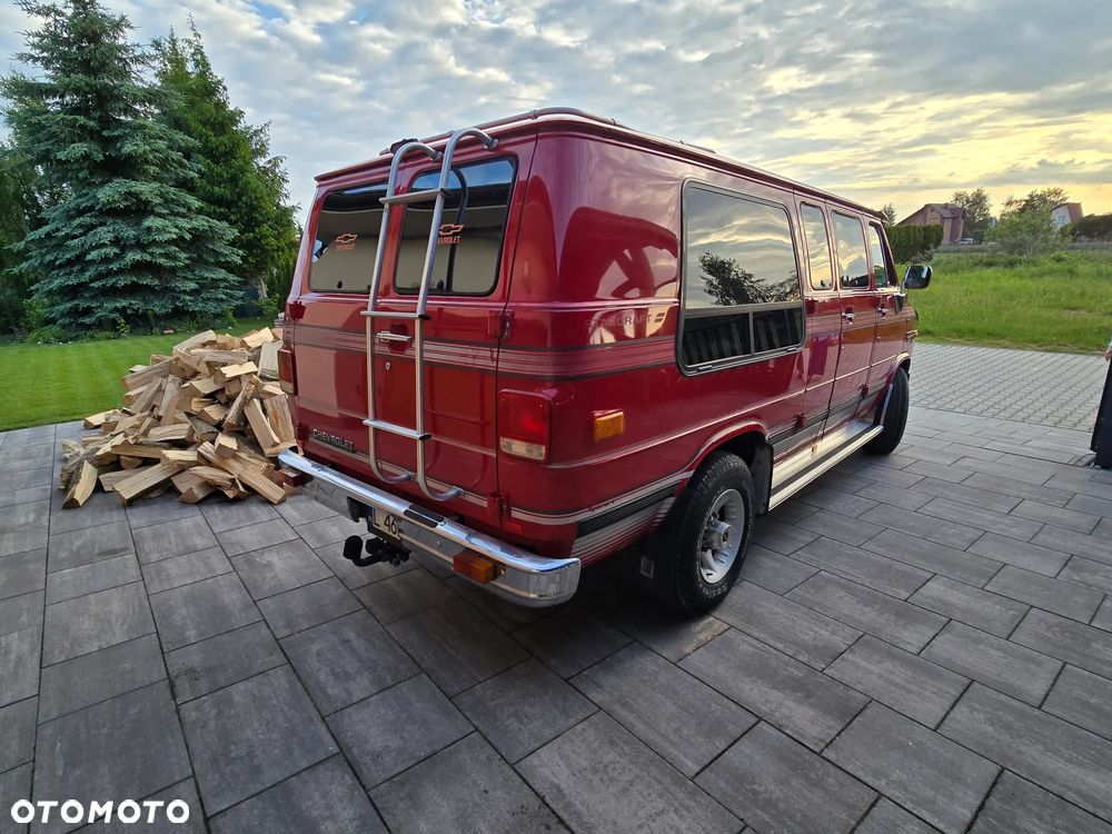 Chevrolet Chevy Van - 5