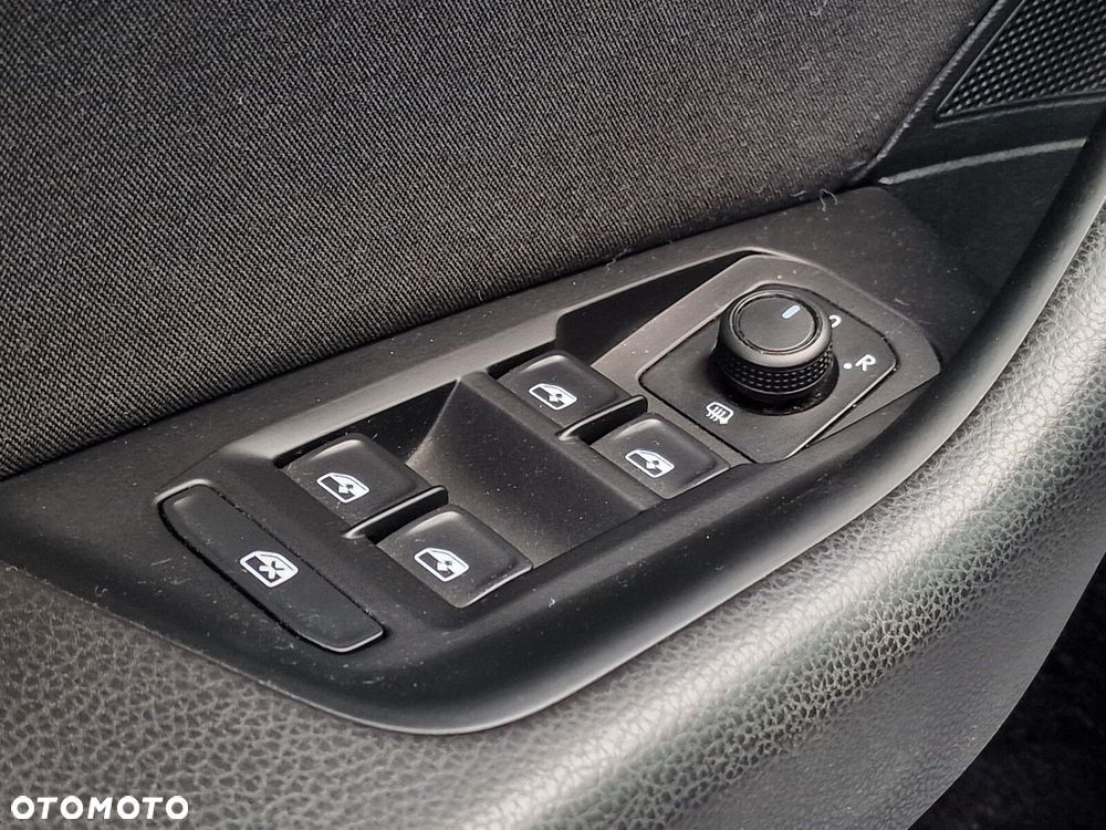 Volkswagen Passat 2.0 TDI EVO Business - 23