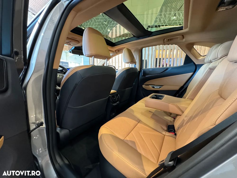 Lexus Seria NX 450h+ AWD CVT PHEV Luxury - 28