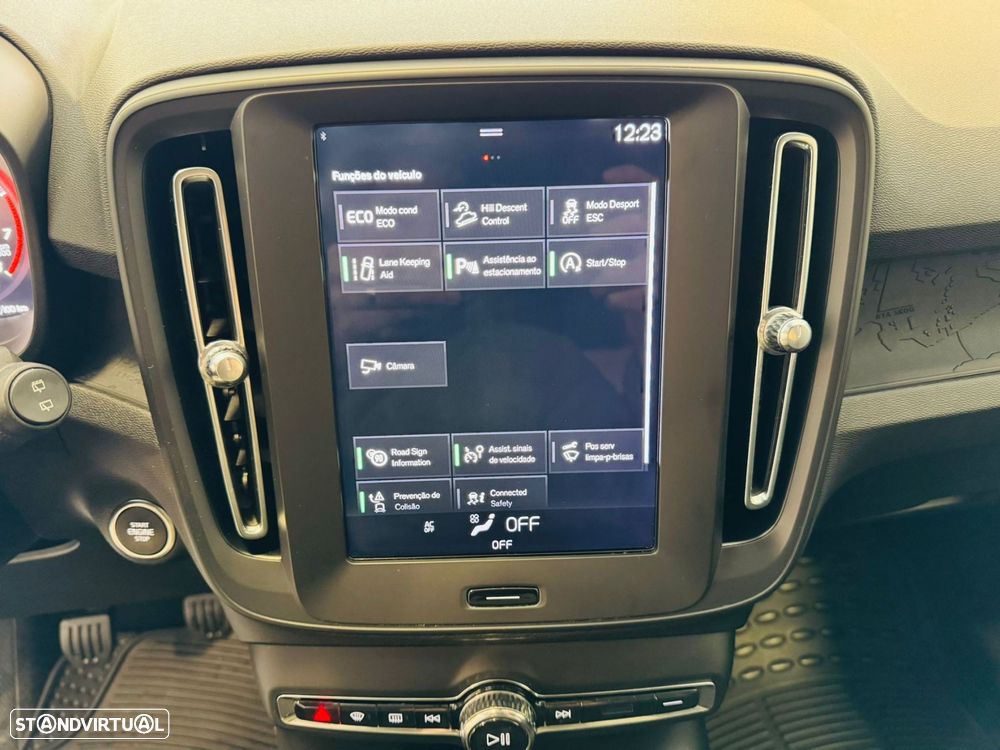 Volvo XC 40 1.5 T3 Momentum Plus - 11