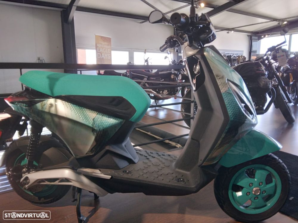 Piaggio 125 ONE Feng Chen - 1