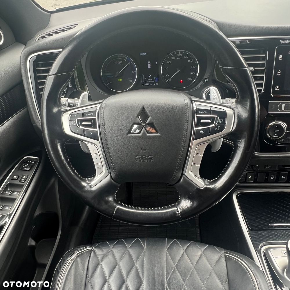 Mitsubishi Outlander 2.4 4WD Diamant - 31