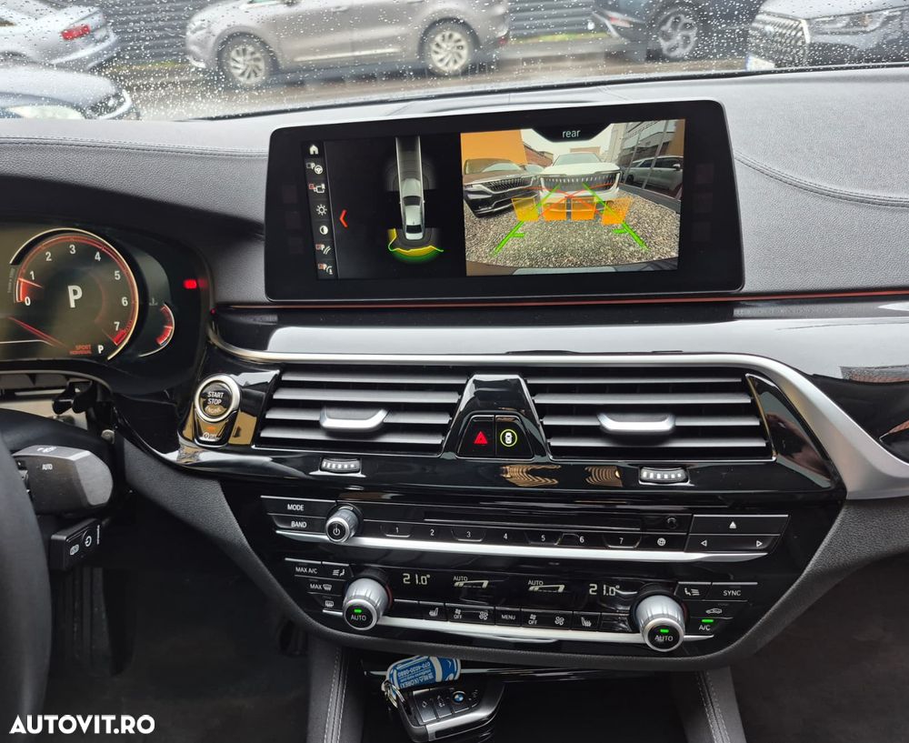 BMW Seria 5 520i Aut. Luxury Line - 26