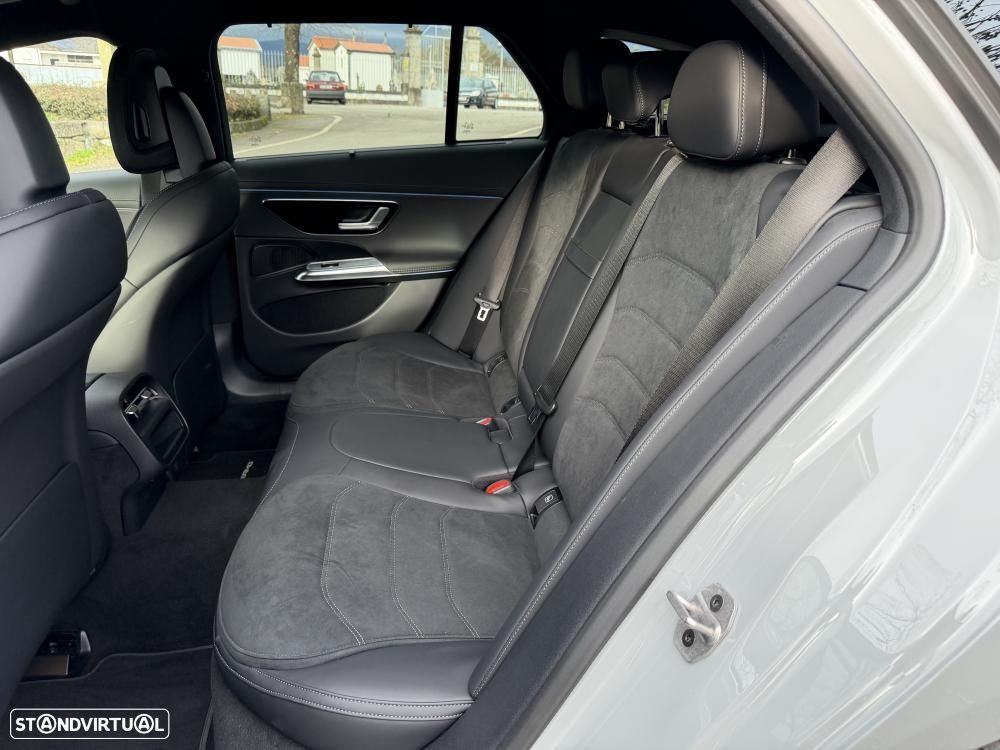 Mercedes-Benz E 300 e AMG Line - 31