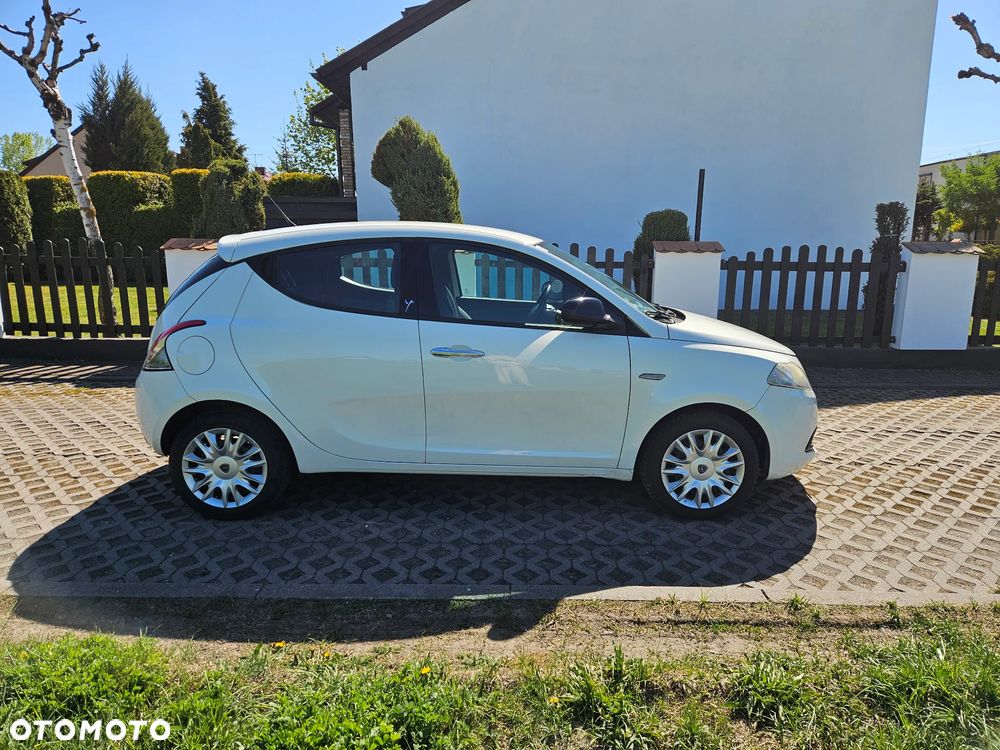 Lancia Ypsilon 1.2 8V Gold - 11