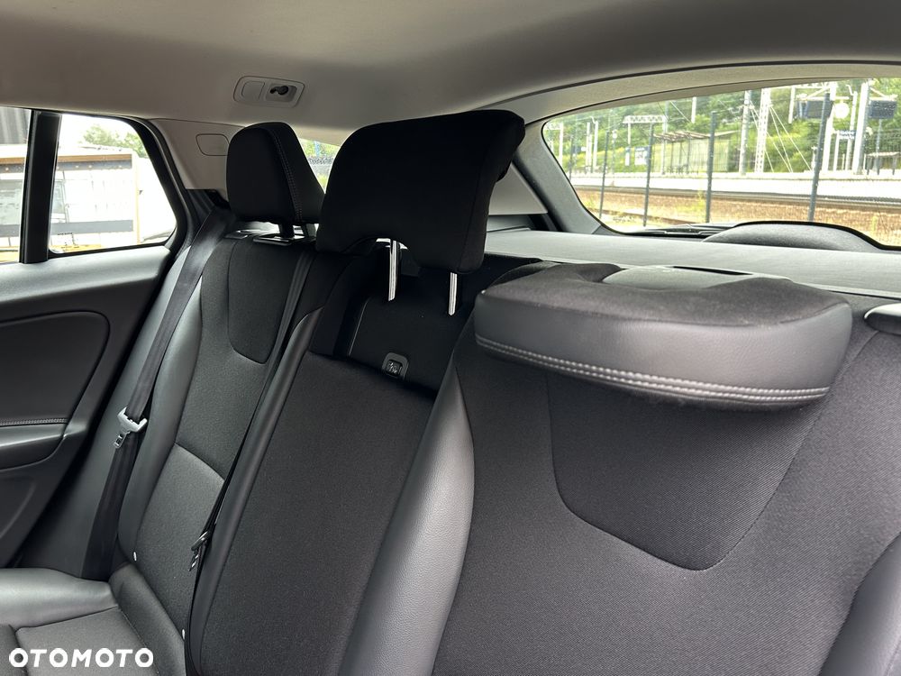 Volvo V40 Cross Country D3 Geartronic Momentum - 23